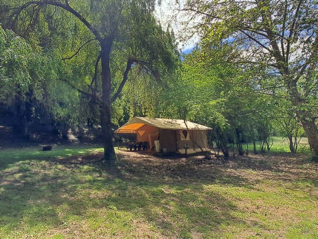 De uitgeruste "canada" tent